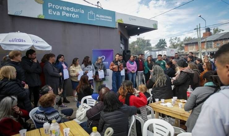 Mayra Mendoza presentó la tarjeta “Somos Quilmes Solidaria”