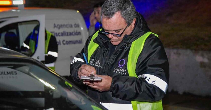 OPERATIVO VIAL Y DE ALCOHOLEMIA EN LA BAJADA DE LA AUTOPISTA EN QUILMES