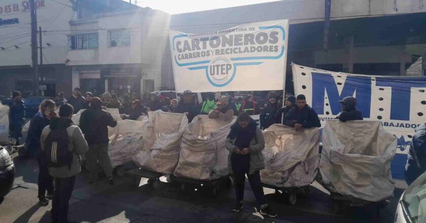 Manifestación de cartoneros en Quilmes por el secuestro de un caballo a un carrero