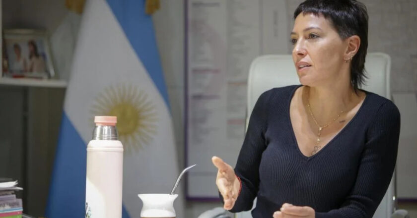 Mayra Mendoza cuestionó la decisión de YPF de no instalar la planta de GNL en Buenos Aires