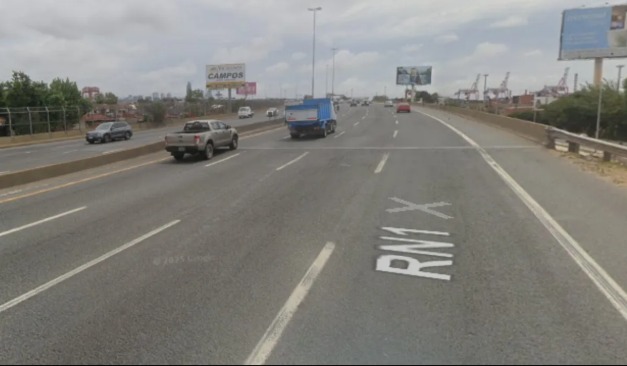Buscan testigos de un grave accidente en la Autopista: Atropelló a cuatro personas y se dio a la fuga