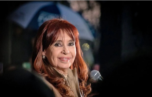 Mayra Mendoza respaldó a CFK tras el fallo de la Corte: “No condenan a una persona, condenan una historia”