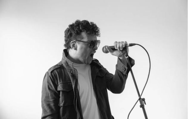 El músico quilmeño Pablo SK lanzó su nuevo videoclip “Haz que suceda”