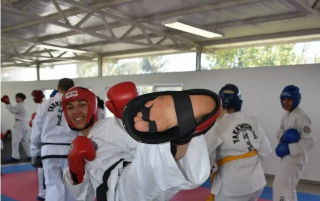 La quilmeña Natalia Sosa necesita apoyo para representar al país en el Mundial de Taekwondo ITF