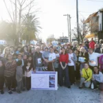 Mayra Mendoza supervisó la obra de asfaltos en el barrio Santa Lucía