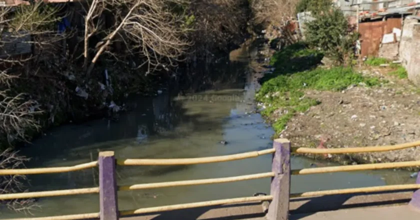 Rescatan a un hombre ebrio que se arrojó al arroyo Las Piedras en Solano