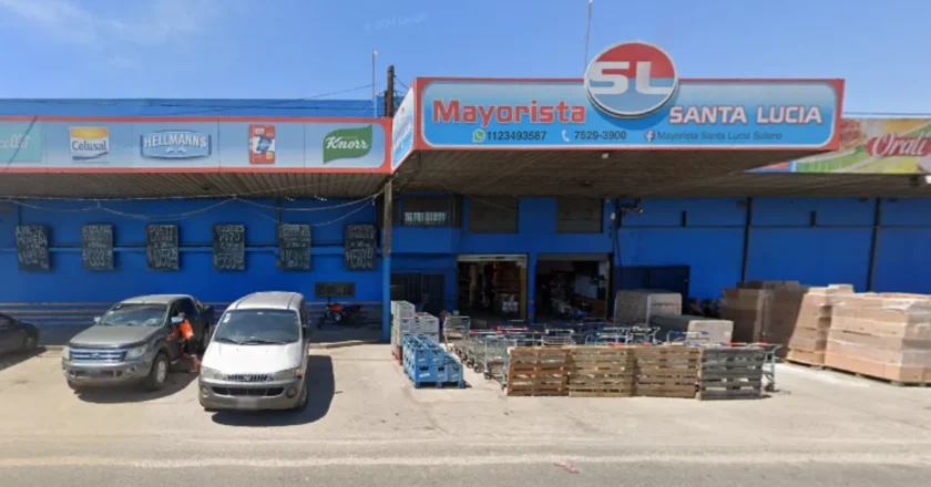 Incendio en una distribuidora de bebidas de Solano dejó pérdidas millonarias