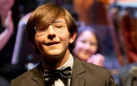A los 14 años, el pianista Ulises Belén debuta como solista en el Argentino | El Dia