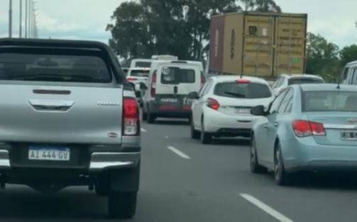 Autopista cortada a la altura de Ezpeleta | El Dia